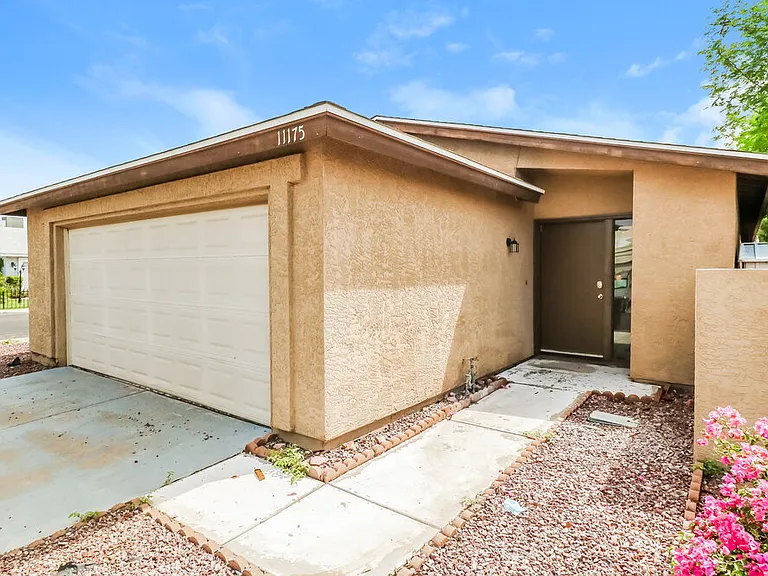 11175 N 82nd Ln — Photo 3
