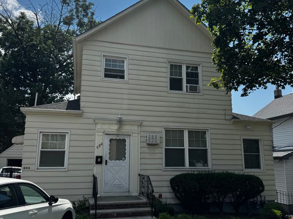 684 Edgewater Ave #1