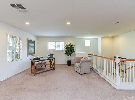 4th image of 11015 Brockway St