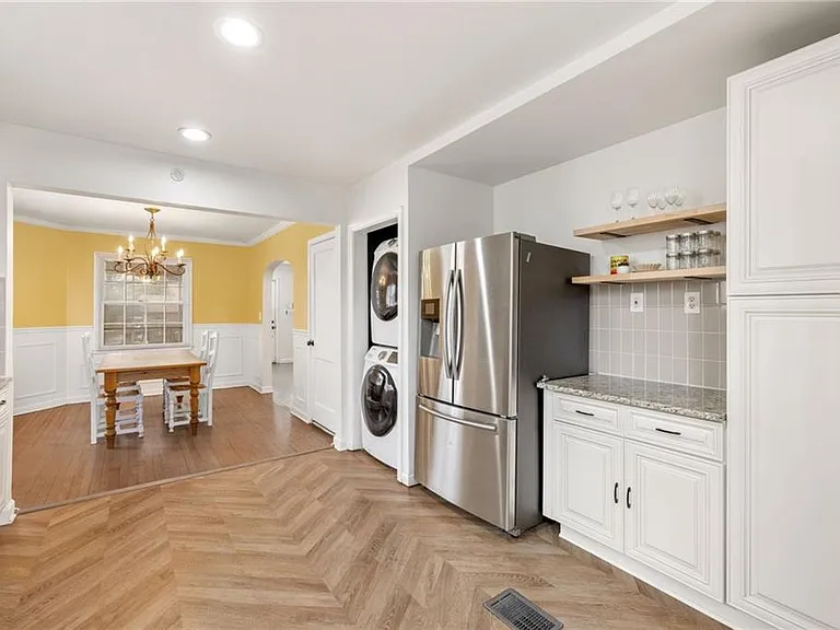 1649 Beecher St SW — Photo 9