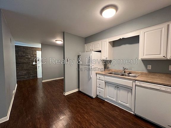 5th image of 20 Simpson St APT D