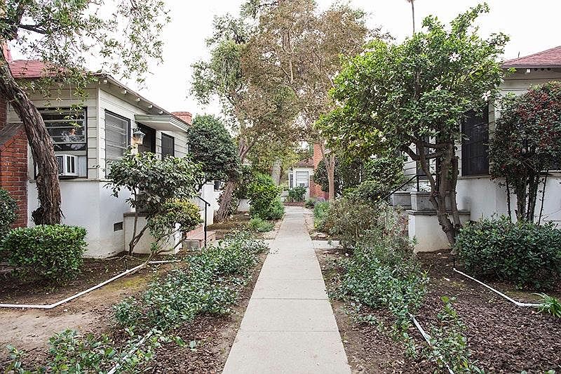 1st image of 1807 Huntington Dr