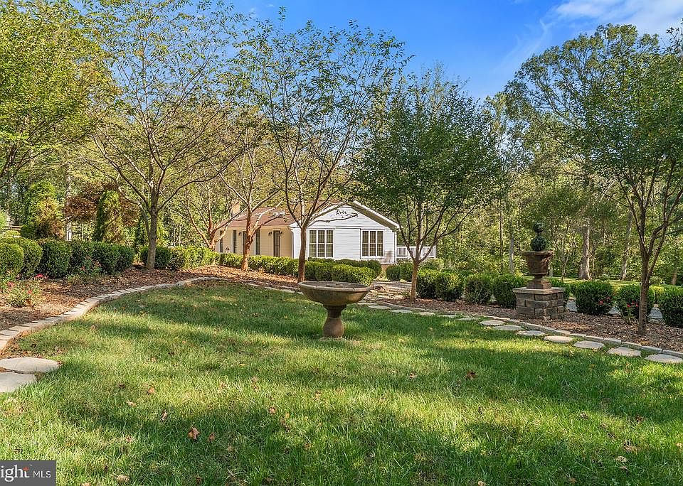 1st image of 10461 Willowspring Ln