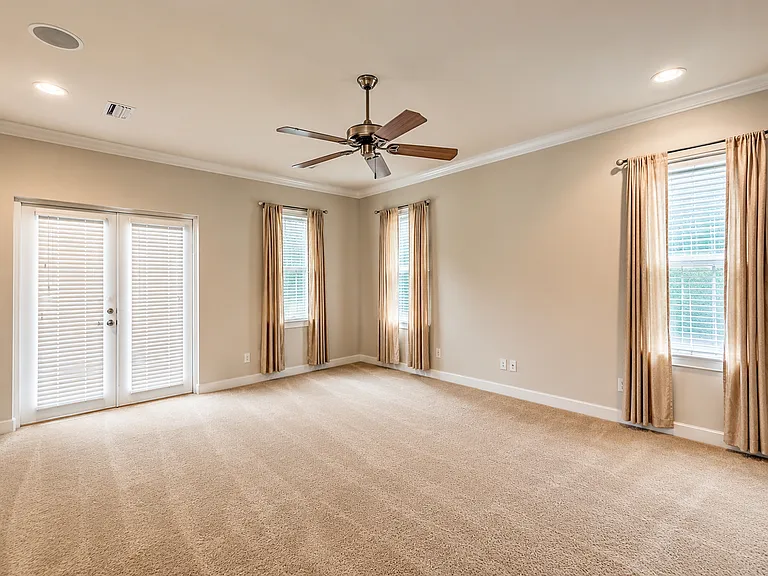241 Inverrary Dr — Photo 18