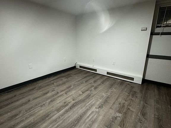 4th image of 742 N Negley Ave APT 1