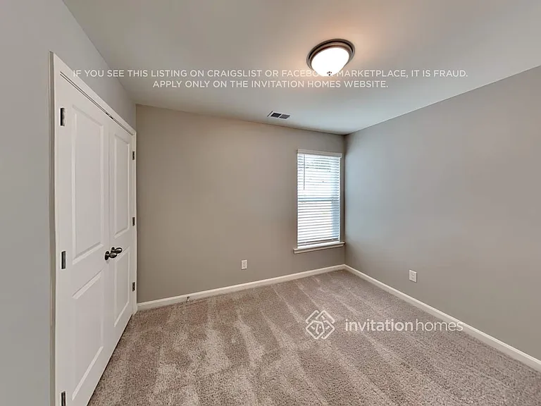 136 Webster Cir — Photo 14