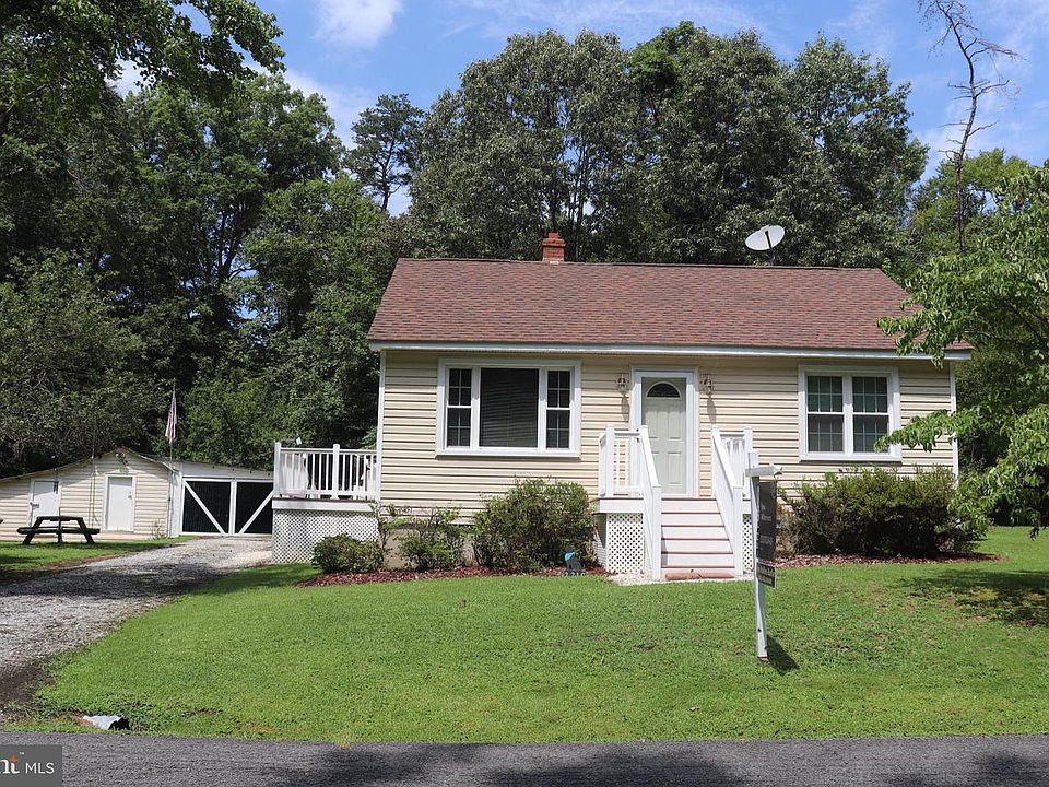 1st image of 2210 Sandy Point Rd