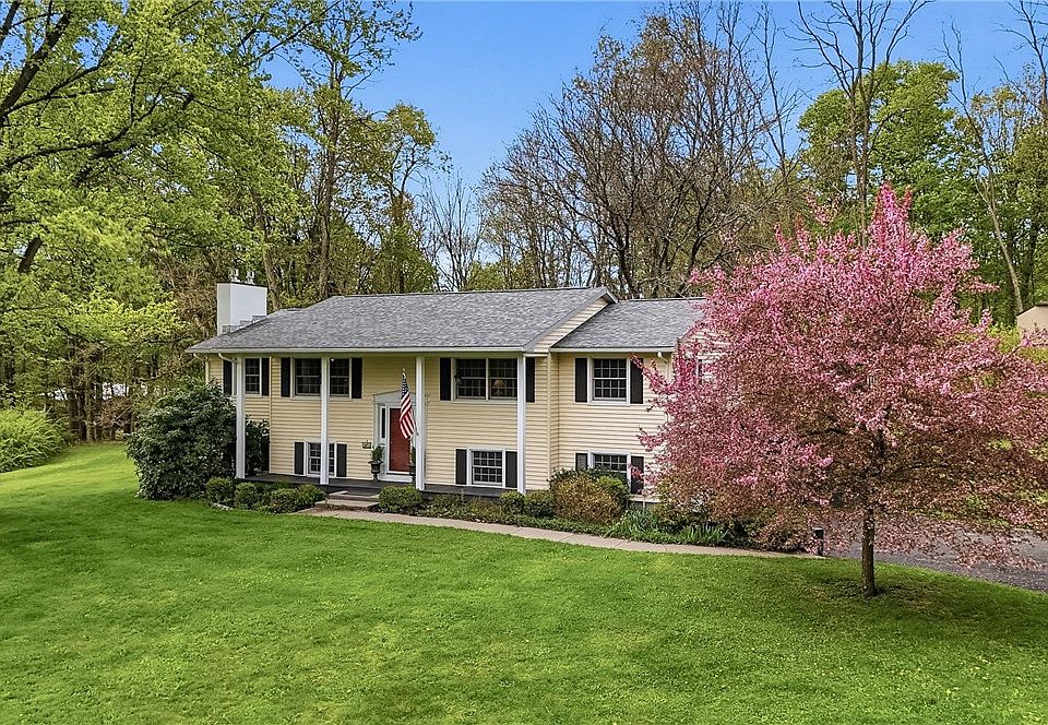 1st image of 105 Vera Cir