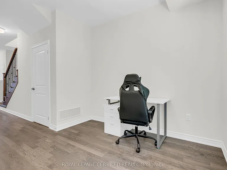 45 Folcroft St — Photo 38