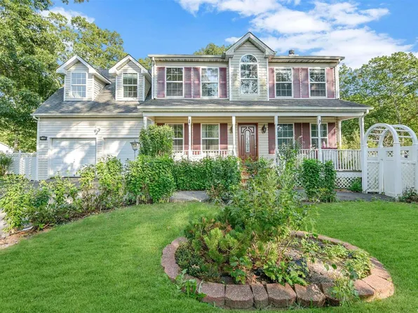 25 2nd Street, Moriches, NY 11955