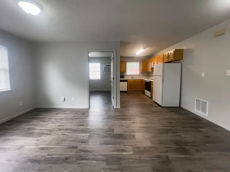 1413 W University Ave #4 — Photo 5