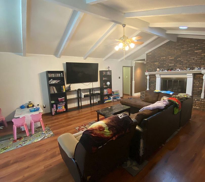 1st image of 104 Mill Creek Ln