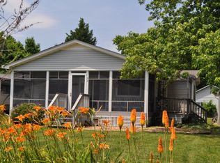 33 Shore Dr, Colonial Beach, VA