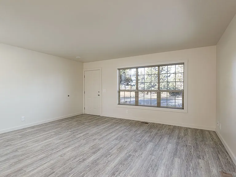2334 NE Holliday Ave #3 — Photo 6