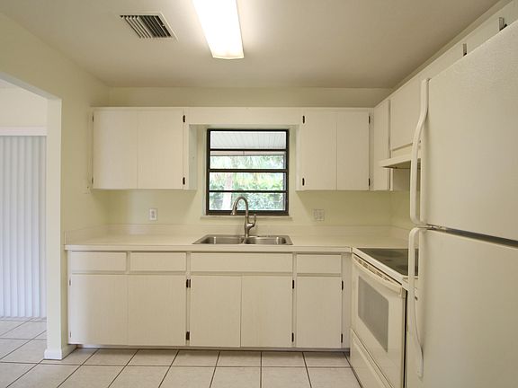 2nd image of 957 SE Odonnell Lane