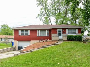 17 Dakota Dr, Decatur, IL 62526