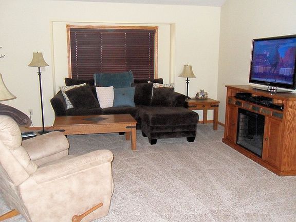 2nd image of 1715 W 13th Street Pl