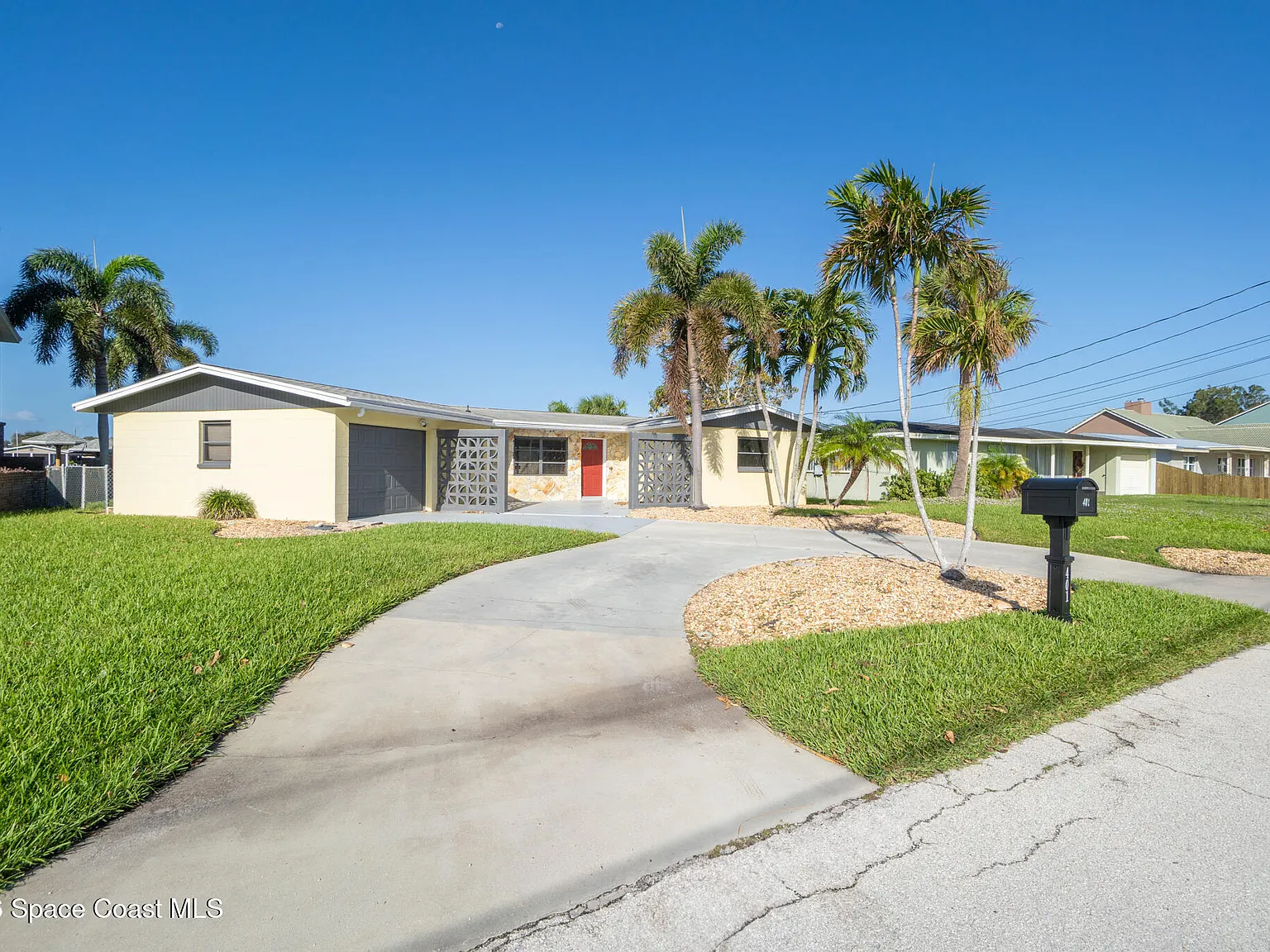 3 bed, 2.0 bath, 1486 sqft, $3,350 — Photo 3