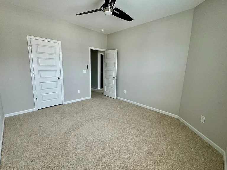 Bedroom 2 (3rd Floor)