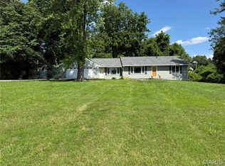 1910 Oak Tree St, Saint Peters, MO 63376