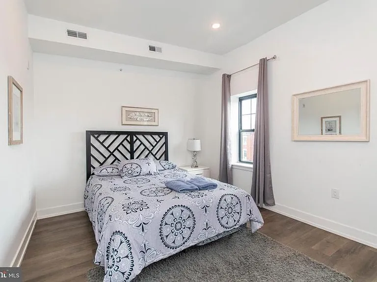 2817 W Girard Ave #3 — Photo 3