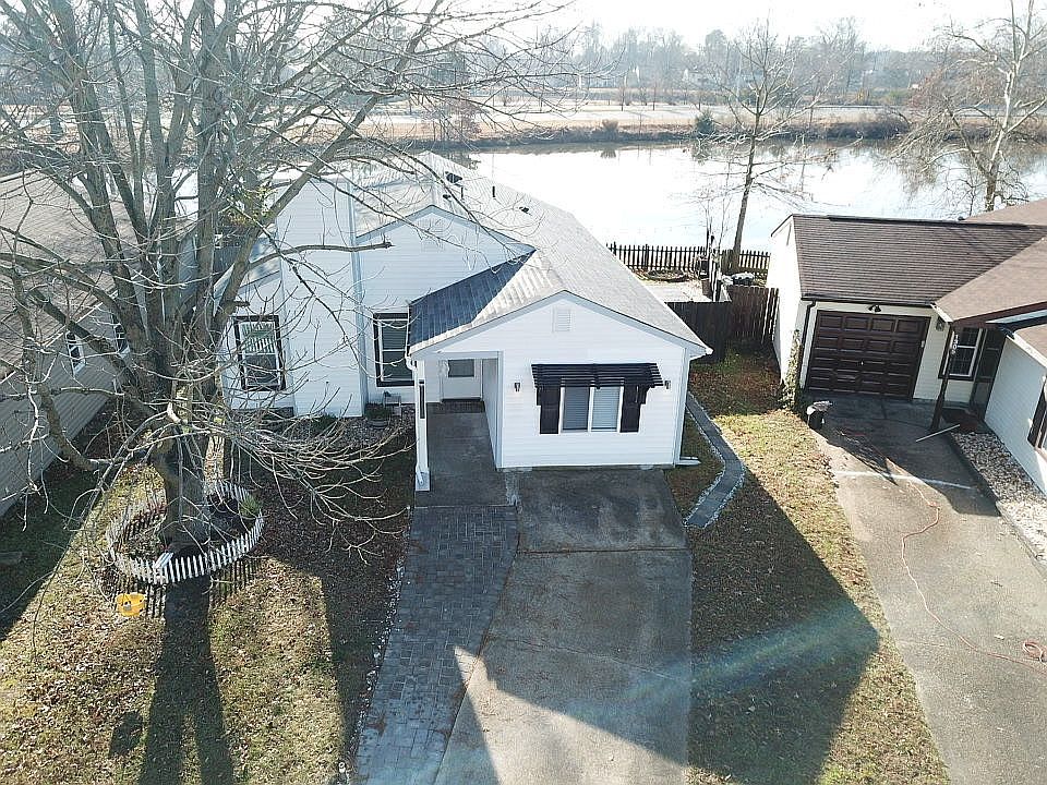 1st image of 1309 Ettington Ln