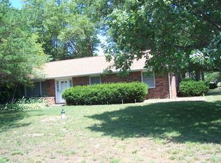 2 Sycamore St, Beardstown, IL 62618