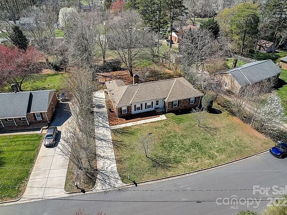 2nd image of 439 Leafsmoke Dr