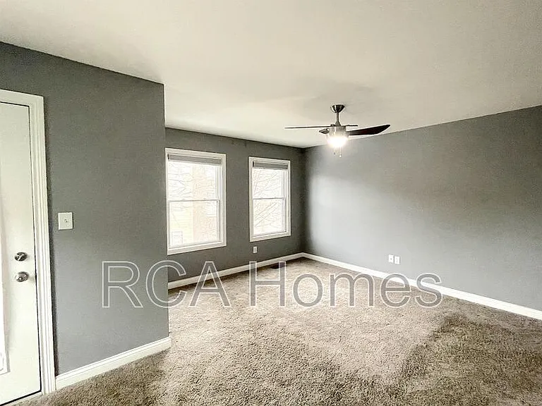 232 E Saint Joseph St #1 — Photo 12