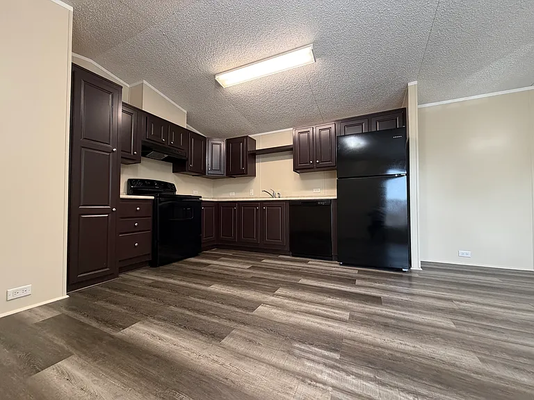 709 N Collins Fwy #47 — Photo 3