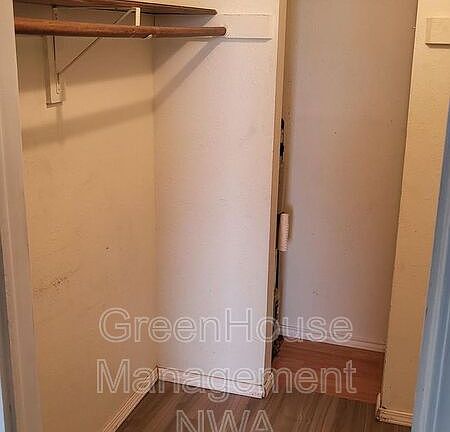 5th image of 806 NW 8th St