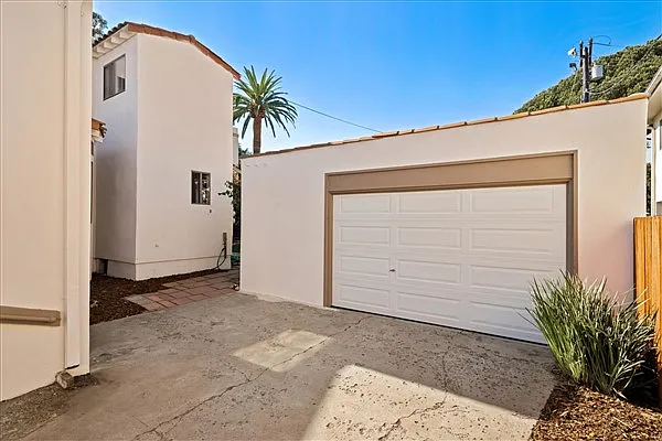810 Gravilla Dr #B — Photo 10