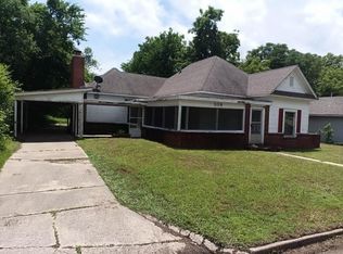 839 E 2nd St, Cushing, OK 74023