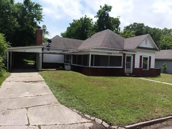 839 E 2nd St, Cushing, OK 74023