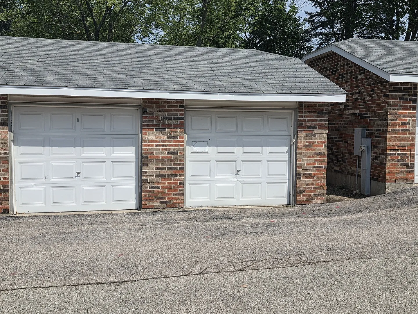 2 bed, 1050 sqft, $1,800 — Photo 2