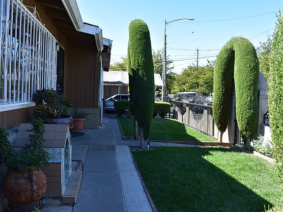 4th image of 1876 Stowe Ave