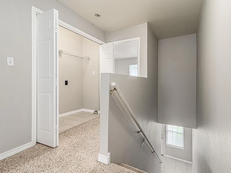 100 Corwin Dr — Photo 20