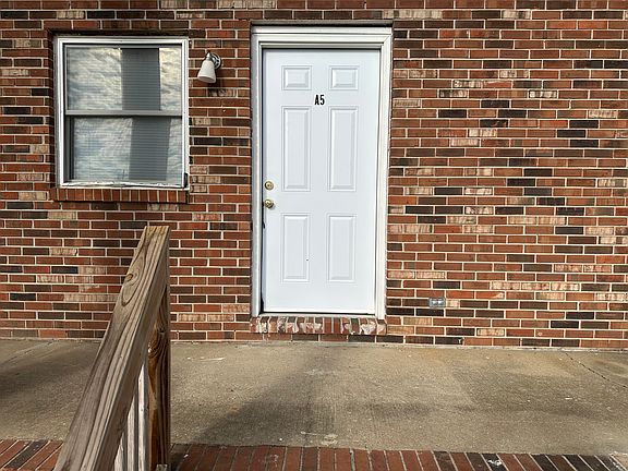 2nd image of 410 Manor Dr #A5