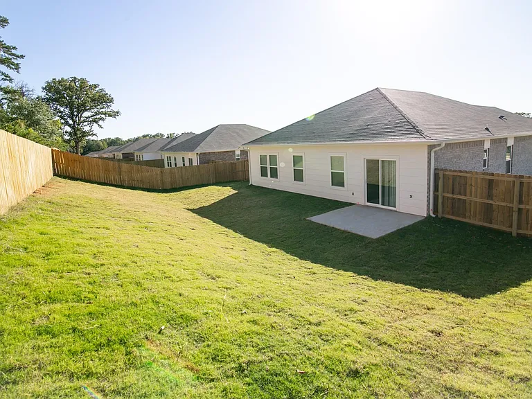 100 Mia Ln — Photo 22