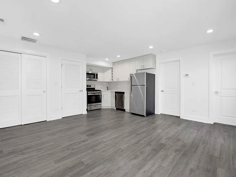 3648 S Paulina St #CH1 — Photo 6