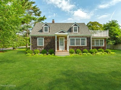 31 Walker Ave, East Quogue, NY, 11942