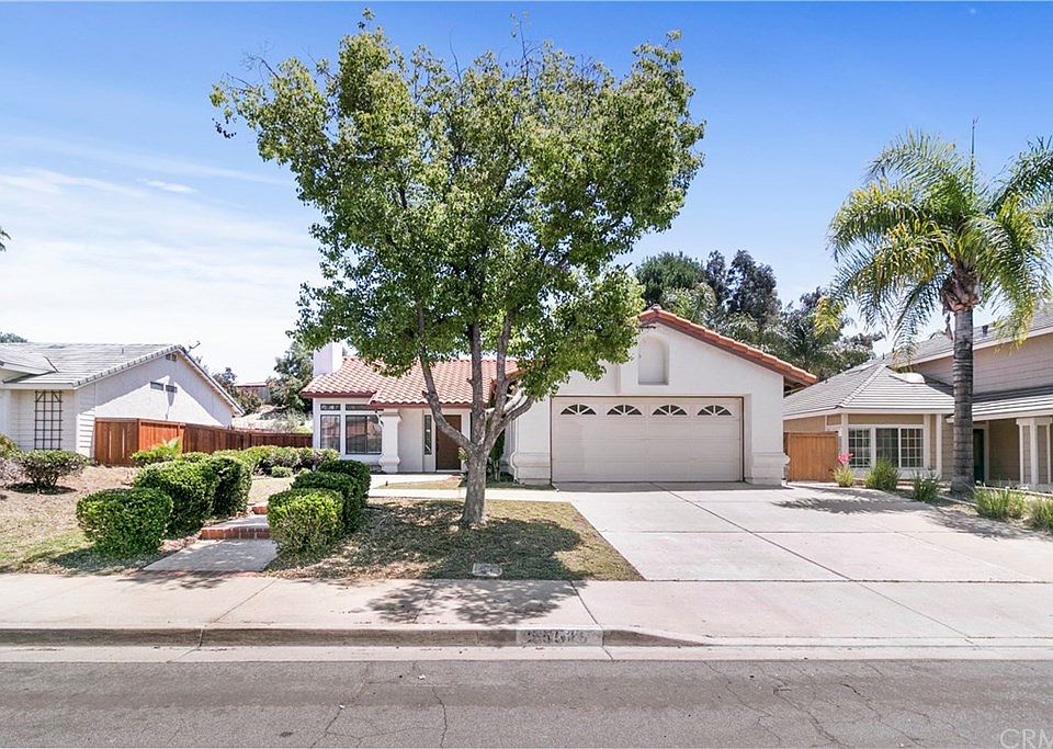 1st image of 25516 Birchtree Dr