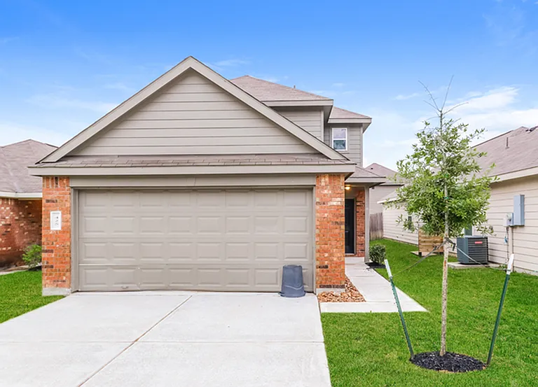 425 Upper Creek Dr — Photo 1