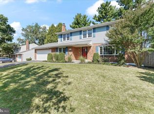 3301 Cross Country Dr, Wilmington, DE 19810