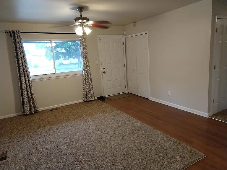 1075 Redleaf Ln — Photo 4