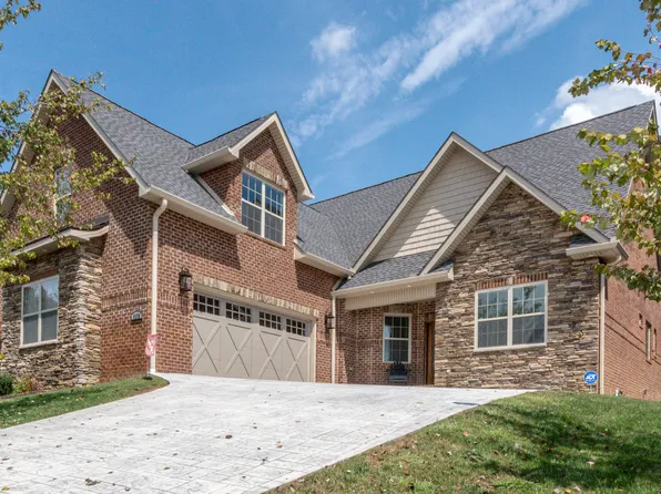 1574 Tsuga Dr, Alcoa, TN 37701