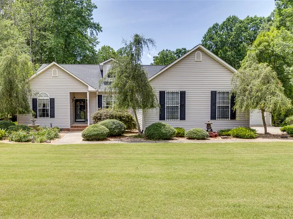 402 Holly Ridge Dr, Anderson, SC 29621