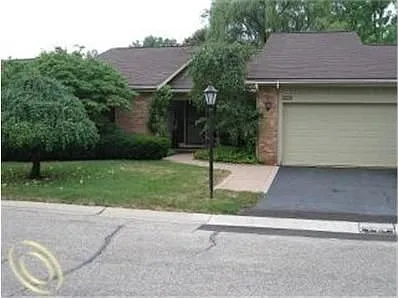 7136 Suncrest Rd photo 1