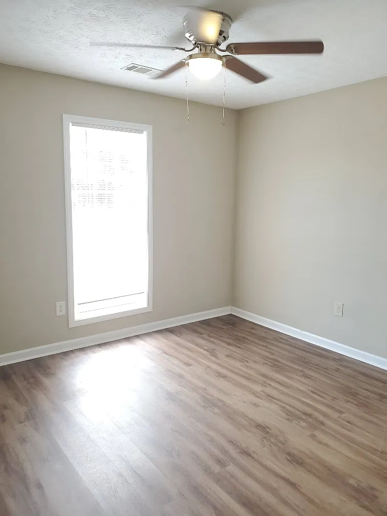 3 bed, 1378 sqft, $1,550 — Photo 3