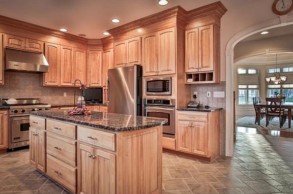 CENTER ISLANDCABINETS